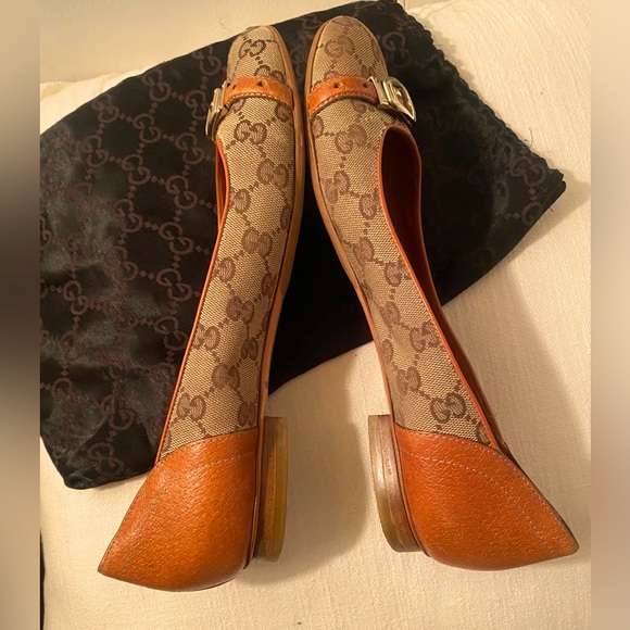 Gorgeous GUCCI Classic GG logo Flats• VINTAGE from the 90s . Size 11B - Picture 7 of 12